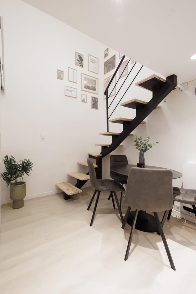 The Urban Chill Spot Harsfa Street Apartman Budapest Kültér fotó