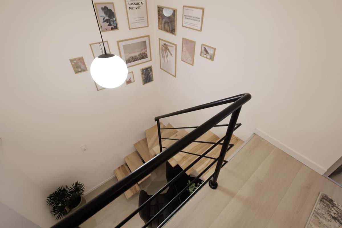 The Urban Chill Spot Harsfa Street Apartman Budapest Kültér fotó